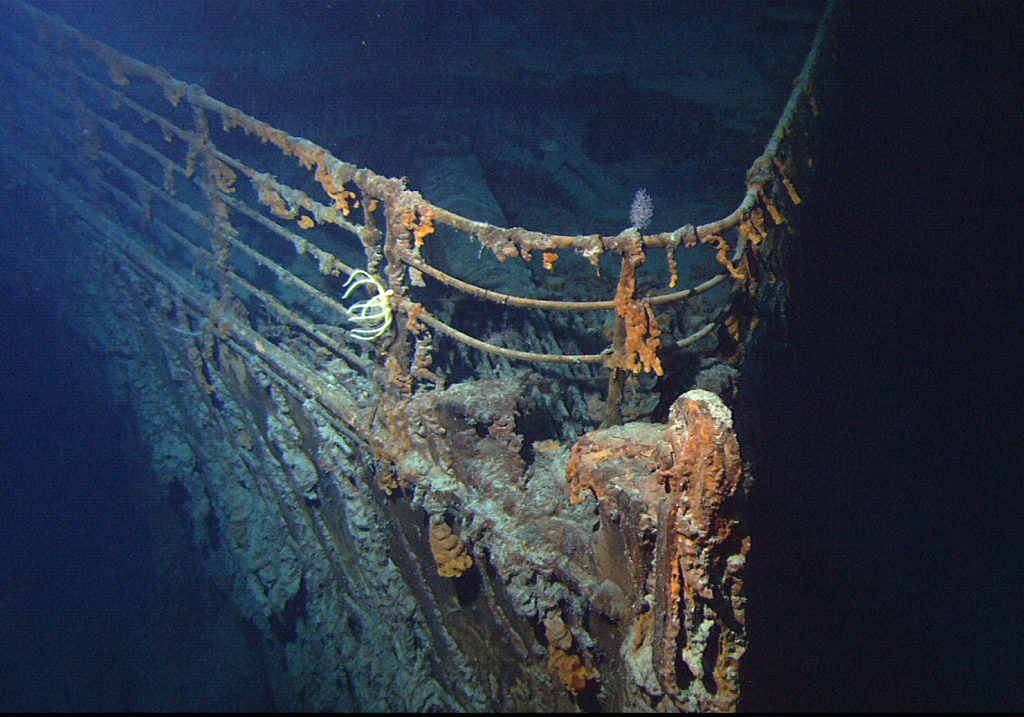 The Submerged Titanic beneath the Ocean 